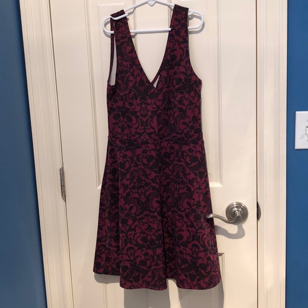 Forever 21 dress (WITH TAGS)